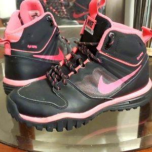 Nike Kids Hiking Sneaker H2O Repel HighTop